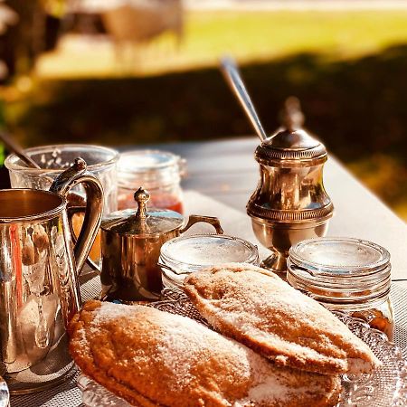 Bed and Breakfast Un Banc Au Soleil Marsilly  Екстер'єр фото