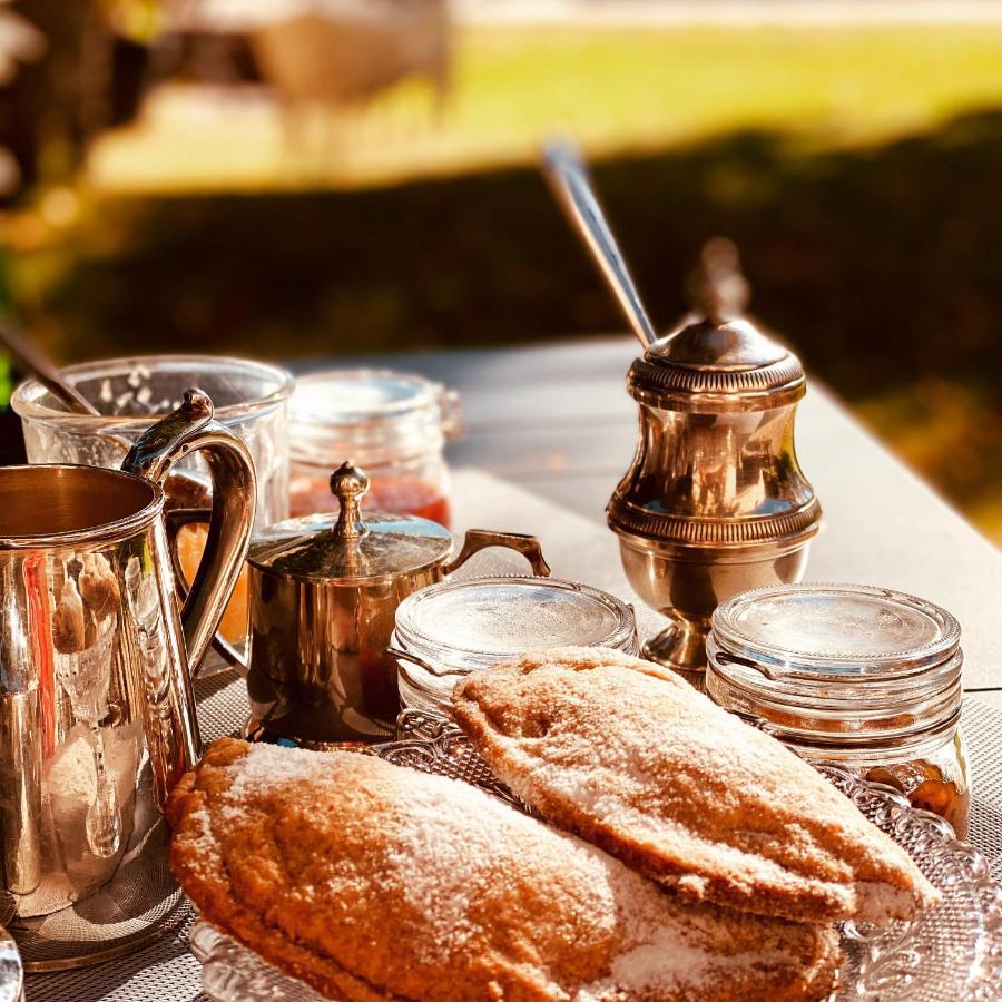 Bed and Breakfast Un Banc Au Soleil Marsilly  Екстер'єр фото