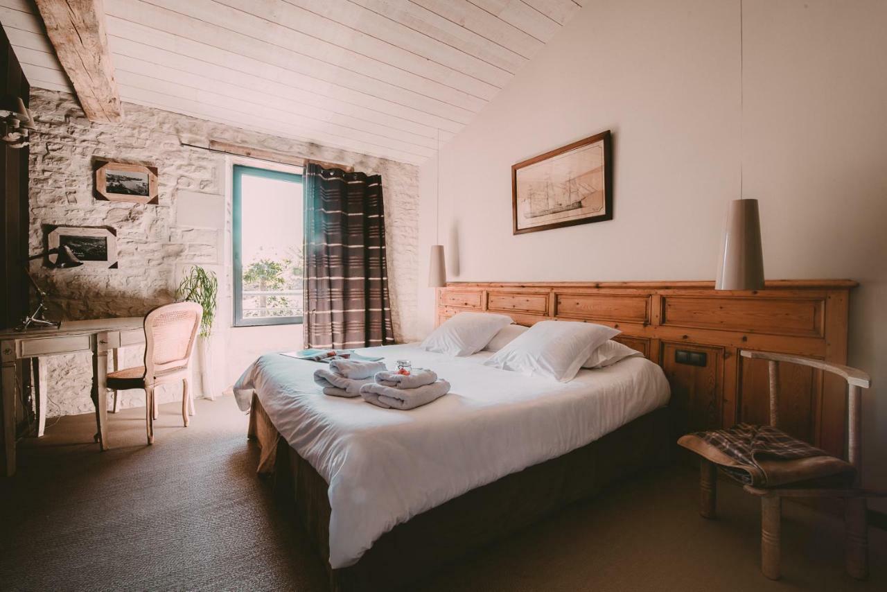 Bed and Breakfast Un Banc Au Soleil Marsilly  Екстер'єр фото